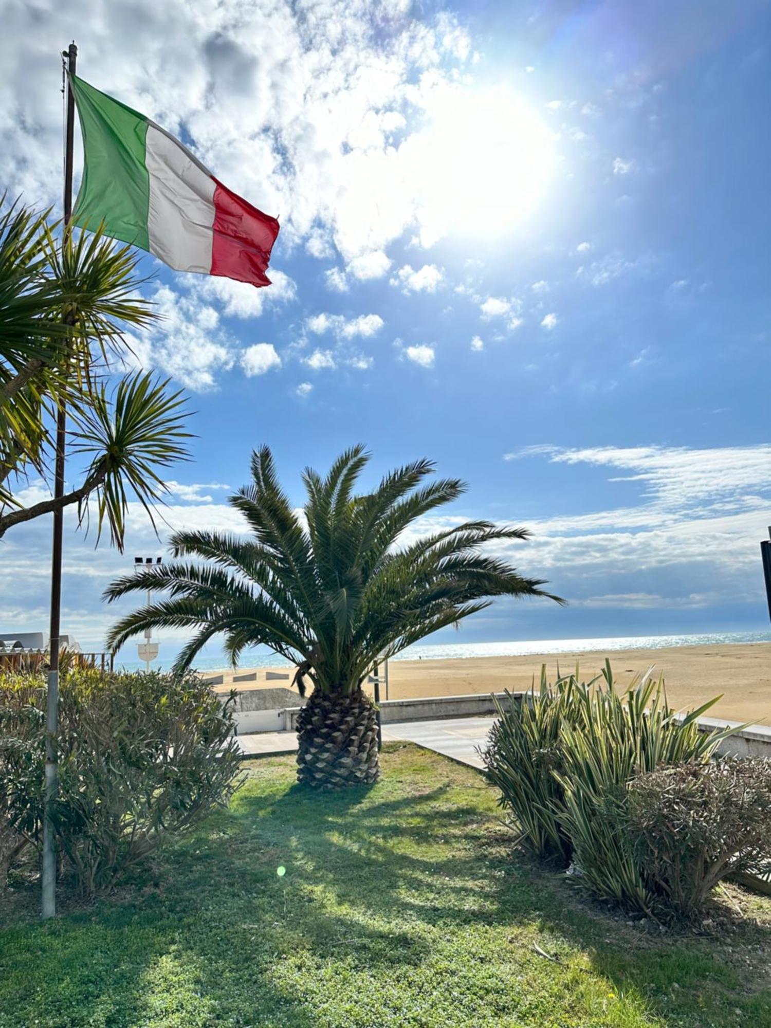 Nuovo Condominio Con Piscina E Garage Bibione Zewnętrze zdjęcie